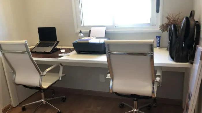 Mesa em MDF, feita sob medida para escritório/ home-office