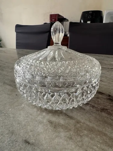 Antiga bomboniere em cristal da Bohemia