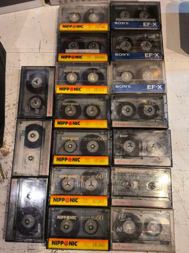 Lote com 17 fitas K7 gravadas no estado PAGODE /CAZUZA/RENATO RUSSO /LEIA A DESCRIÇÃ