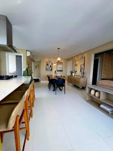 Apartamento mobiliado com 2 suítes para aluguel no Centro de Balneário Camboriú