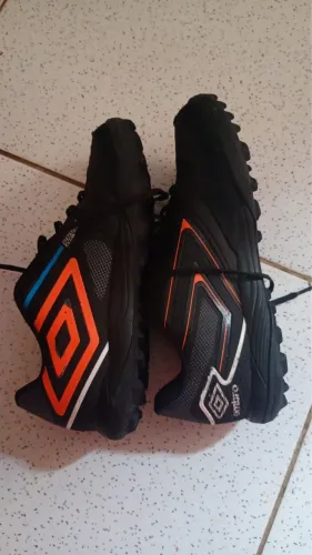 Chuteira Umbro