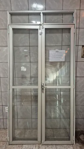 Porta Dupla de Alumínio com Vidro - 1,22 x 2,24 m