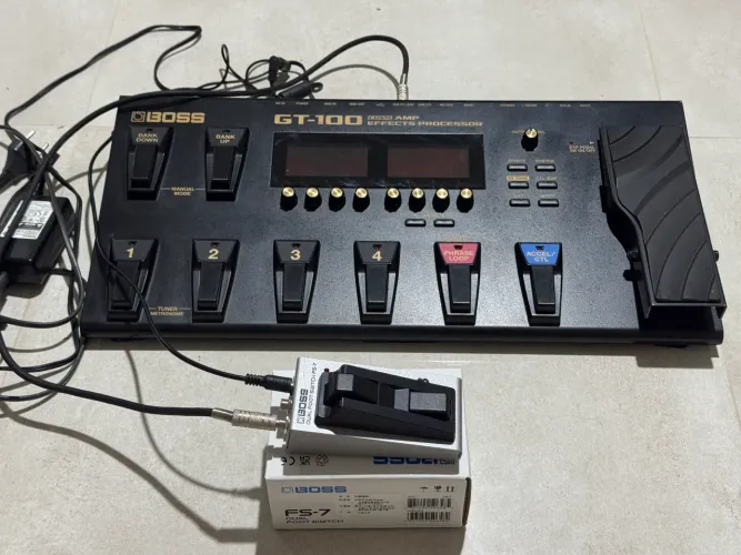 Pedaleira Roland Boss Gt-100 + Pedal Boss Fs-7