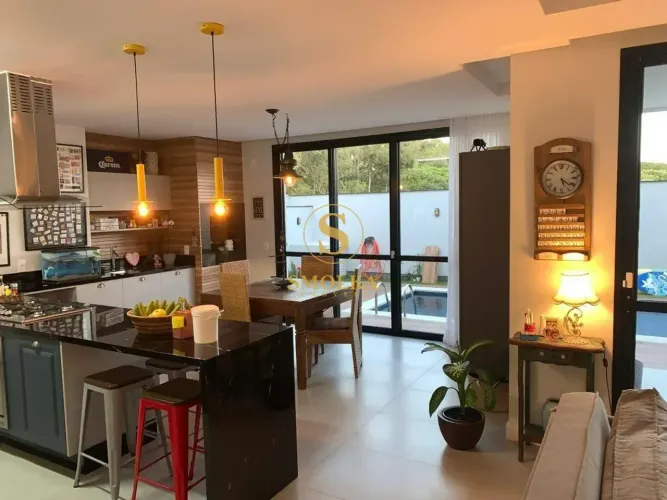 Linda Casa a venda com escritura no Rio Tavares em Florianópolis SC