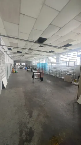 Galpão com 2 pavimentos e 1000 m² de área construída na Vila Carrão.