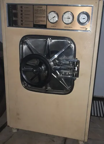 Autoclave Industrial com Gerador de Vapor Integrado