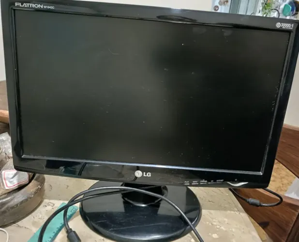 Monitor LG 18,5