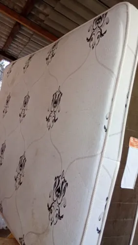 Cama box casal molas ensacadas EUROSONO ( entrega grátis) 400 reais LEVO HOJE