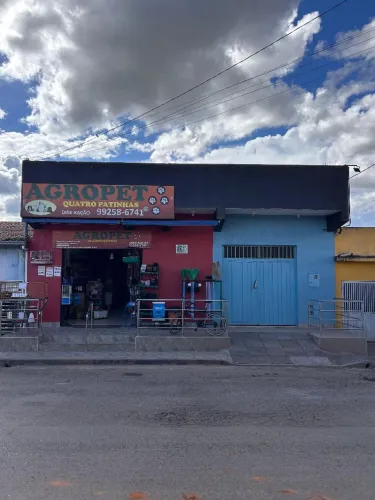 Lojas e casa com estrutura para mais 4 pavimentos 