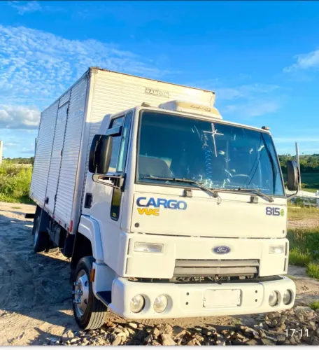 Ford Cargo 815, Baú no documento, licenciado 26, quitado, ZAP *