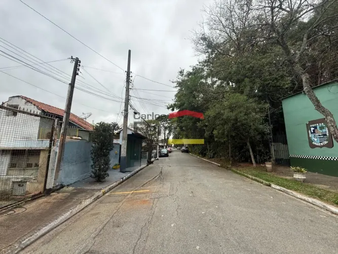 Galpão com Pé Direito Alto Vila Rosa !
