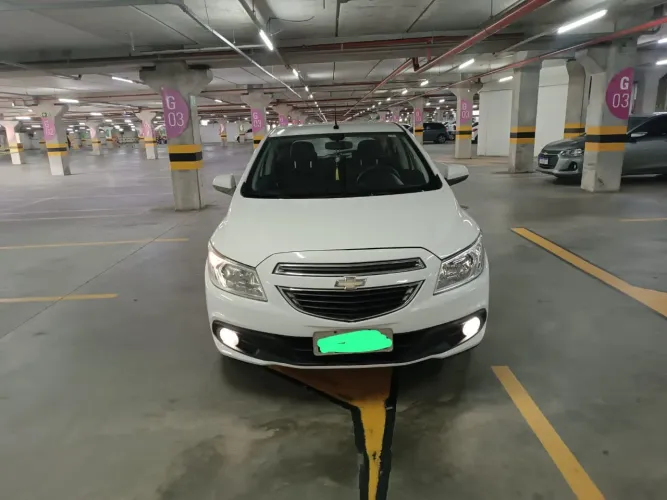 Chevrolet Onix Hatch LT 1.0 8V Flex Power Mec. 4P 2013