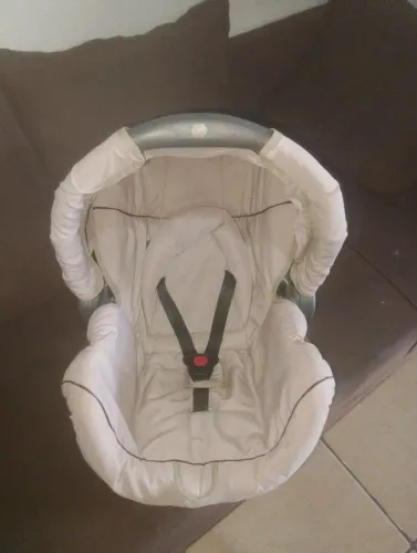 Vende-se Bebê conforto