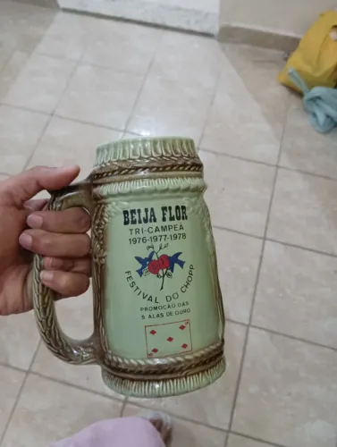 Caneca De Chopp Antiga Porcelana Beija Flor (Usado)