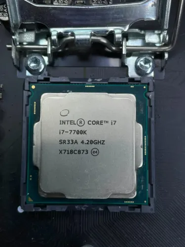Intel Core i7-7700K 4.20GHz