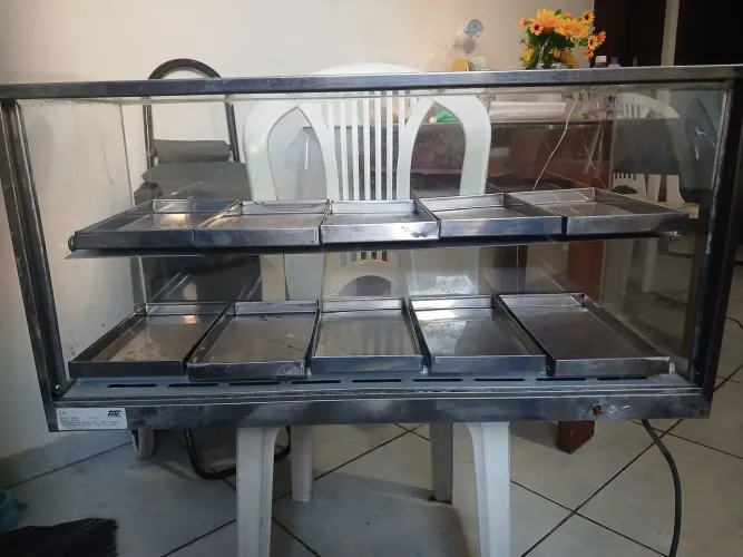 Vende-se vitrine de saldado grande