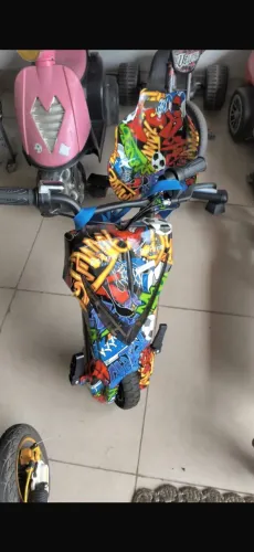 Triciclo Elétrico Infantil Drift
