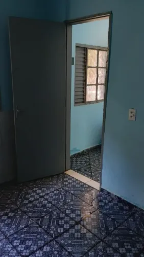 Aluga-se Casa