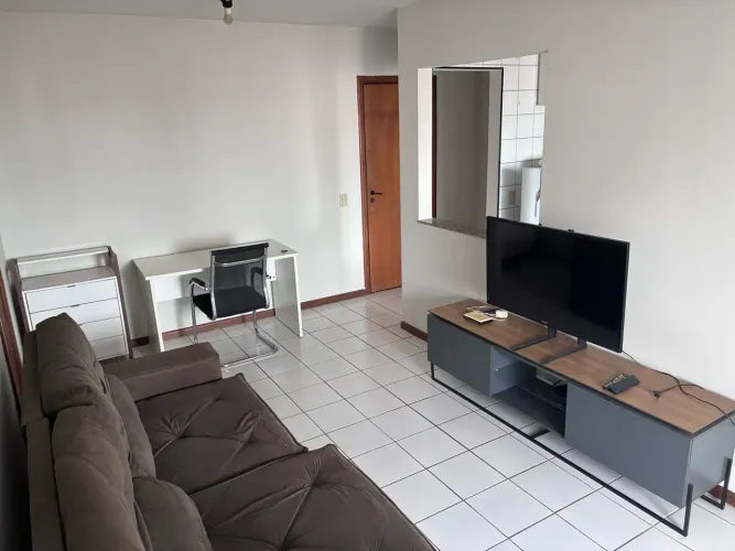 Aluga-se apartamento fundinho