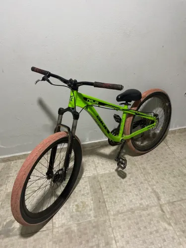 Vendo hupi naja ,ela já vem revisada e limpinha 