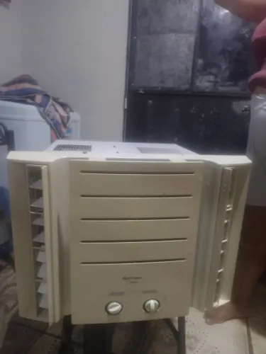 Ar-condicionado Springer 7.500 BTUs.