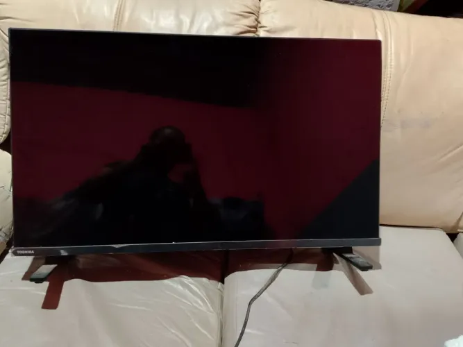 Televisão pra retirada de peças 