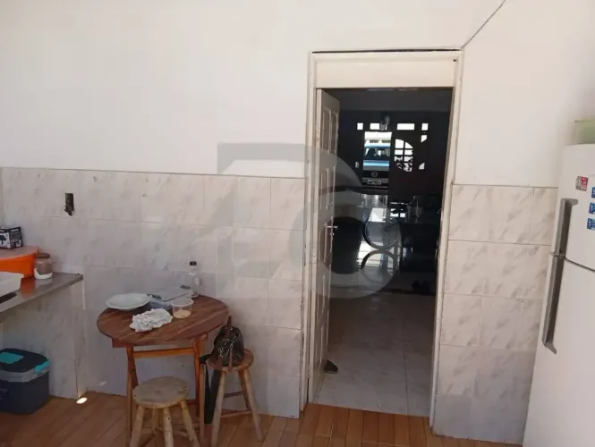Casa com 2 Quartos, Suíte e Vaga de Garagem à Venda no Pereira Lobo