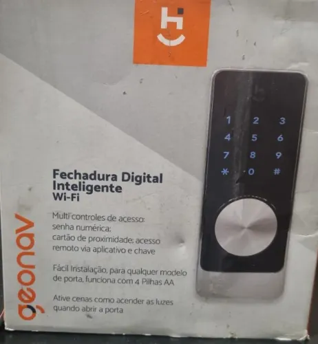 Fechadura eletrônica com avarias