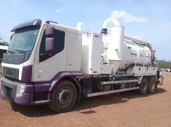 CAMINHÃO HIDROJATO COMBINADO MISTO