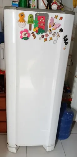 Geladeira Esmaltec