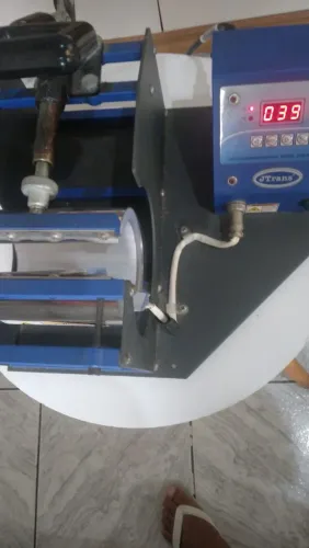 Máquina de estampa canecas