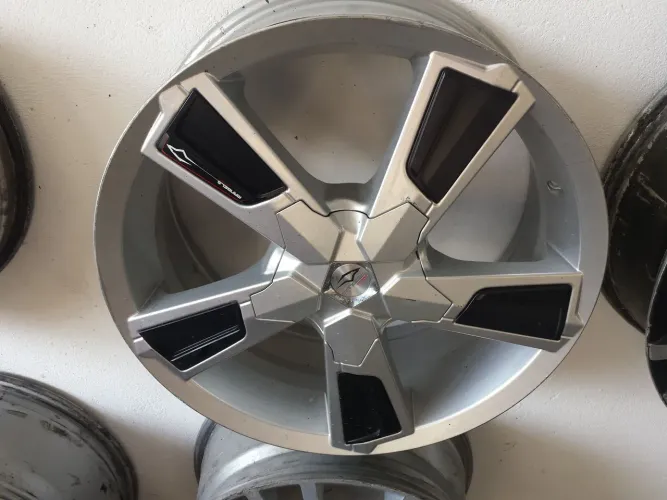 Roda aro 17 Mangels Prata modelo Exclusivo avulsa 4x100 nova