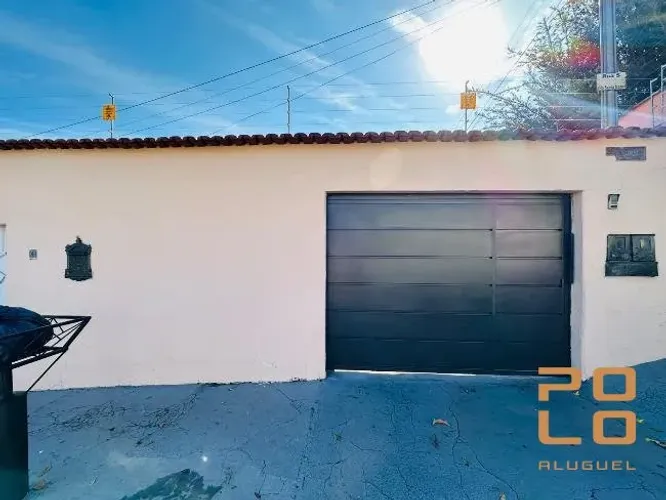 Casa para alugar na Vila Santa Isabel, em Goiânia - GO.