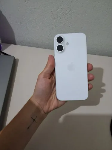 Vende-se iPhone 16