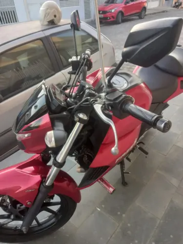 Yamaha Fazer 250 cilindradas