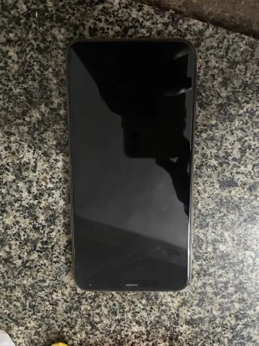 IPhone 11 Pro Max sem nenhuma marca de uso 