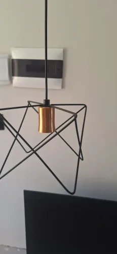 Pendente Luminária Preto Aramado e carmona