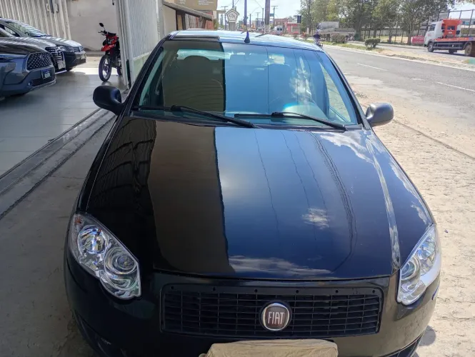 Fiat Siena Essence 1.6 Flex 16V 4P 2012