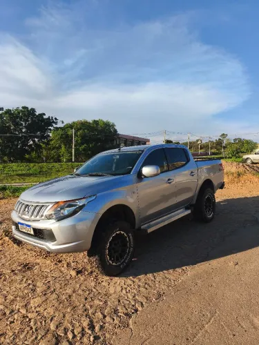 Mitsubishi L200 Triton Sport GLX 2.4 CD Diesel Mec. 2019