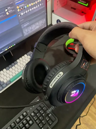 Kit teclado Logitech e Headset Redragon