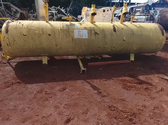 Tanque para amônia compr. 3,80 diametro 85 circunferência 2,63 Volume 2000 lt