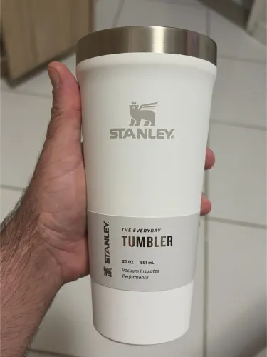 Copo térmico Stanley Modelo Tumbler 591ml, vacuum Insulated, original, novo e importado