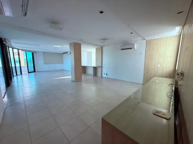 Cobertura p/ ALUGAR com 350 m2, possui 4 quartos, Ed. San Sebastian em Fátima - Teresina -