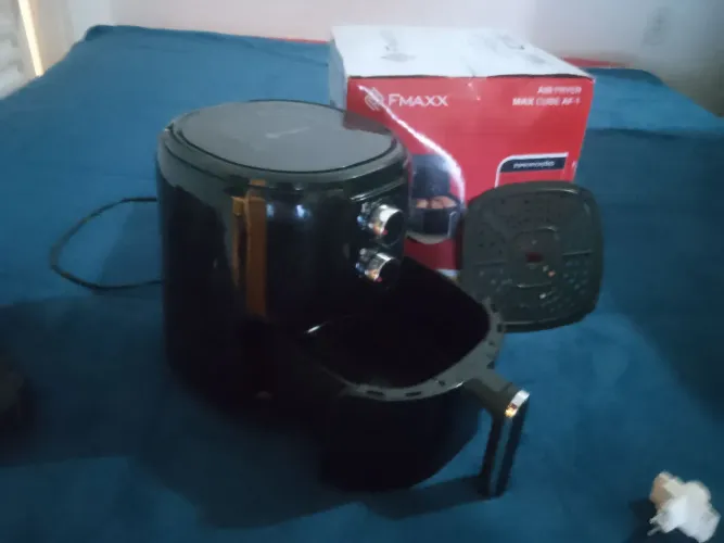 Airfryer semi-nova