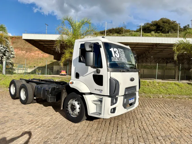 Caminhão Truck Chassi Ford Cargo 2429