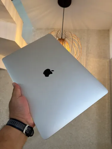 MacBook Pro Retina 15? | Intel Core i7 | 16GB RAM | SSD 256GB