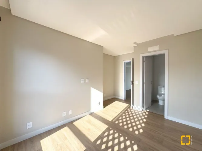BROGNOLI VENDE - APARTAMENTO 3 DORMITÓRIOS, SENDO 3 SUÍTES, VISTA MAR - JURERÊ.