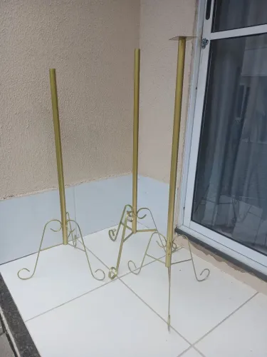 PEDESTAL DOURADO P MANEQUIM BUSTO