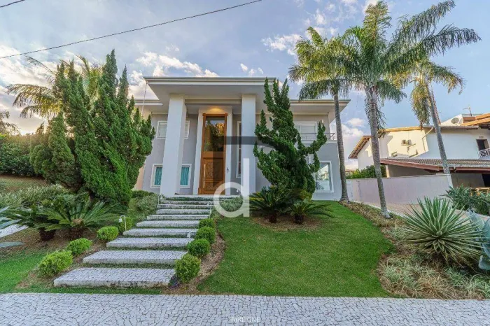 Casa em Valinhos para venda e locação em condomínio com muita área verde e lazer completo.