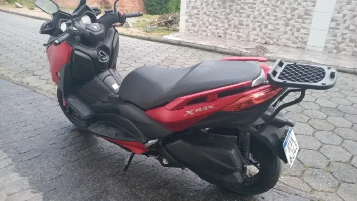 Yamaha xmax 250 abs 2022 vermelha 